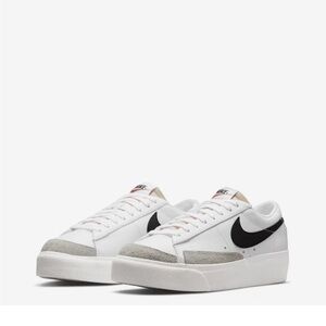 Nike White and Black Low-Top Sneakers